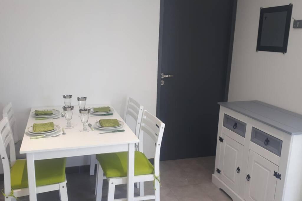 Pavillon T2 Proche Dans Petite *